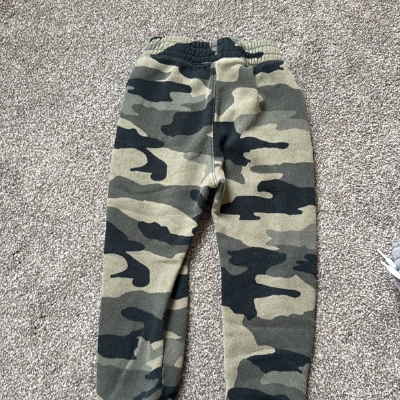 Abercrombie kids essential joggers bundle - Picture 3 of 7